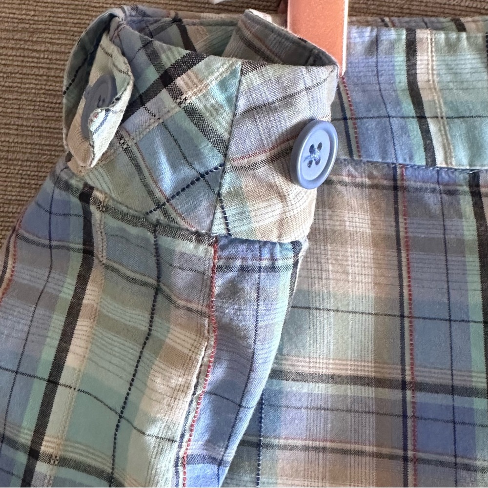 🩷🩷🩷 Larry Levine Women’s Bermuda Style Plaid Shorts, Blue & White Plaid, Size 14 - Picture 3 of 9